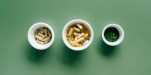 Hauptbild für Blogbeitrag über besten natuerlichen detox supplements